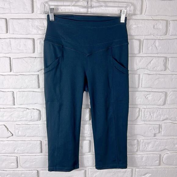 Free People Pants - Free People FP Movement capri length leggings size small